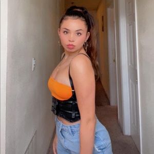 Meet your Posher, Juliana